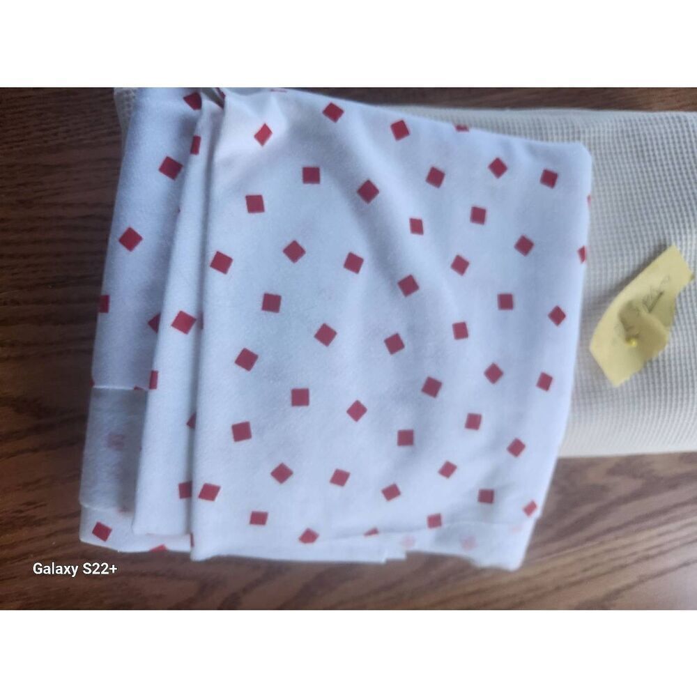 Fleece white fabric with red squares 33x62"
